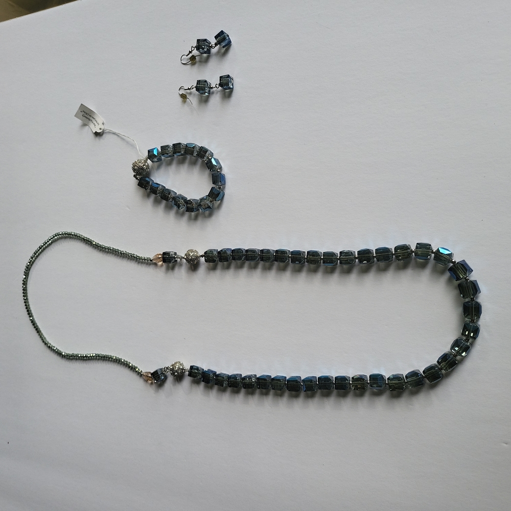 4 pc Necklace, bracelet & earrings